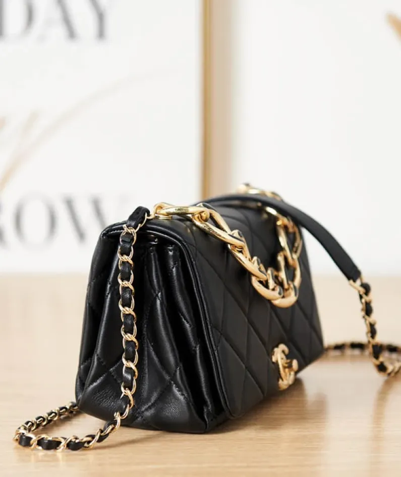 Lambskin Style: AS3366 Size: 20X9X13.5Cm