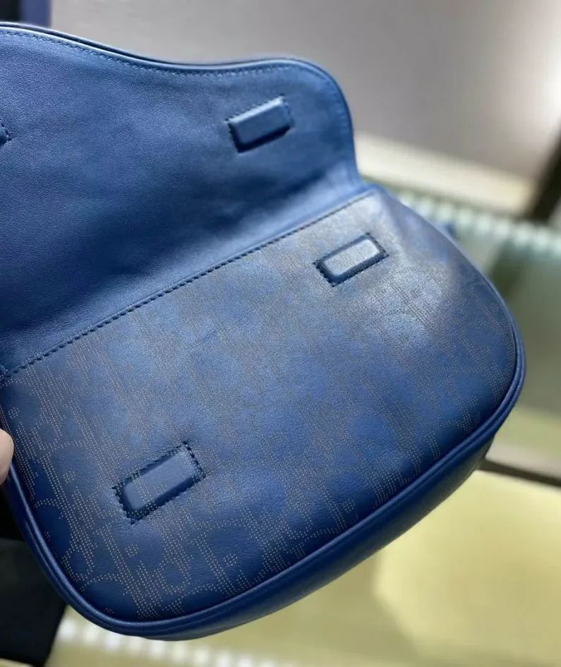 Size: 19x14x6cm