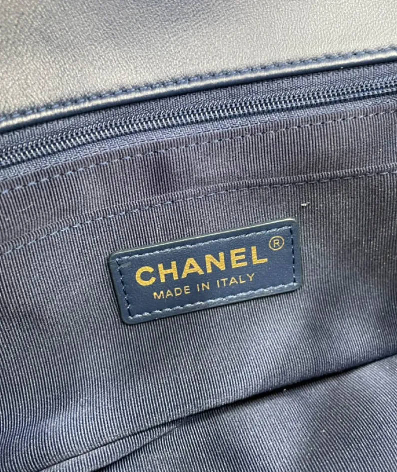 Chanel Size: 24cm