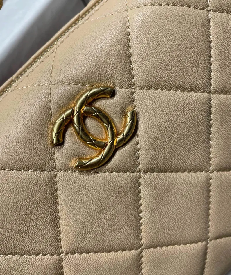 CHANEL Size: 22/10/15