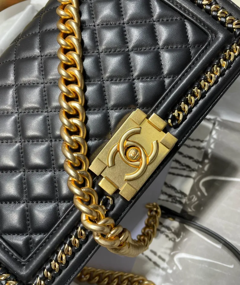CHANEL Wrist Bag Model: 67086-1 Size: 25