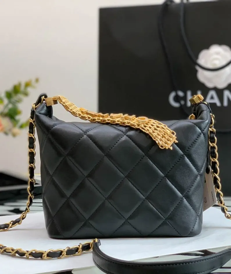Lamb Leather Metal Chain Size: 18*21*12cm0026