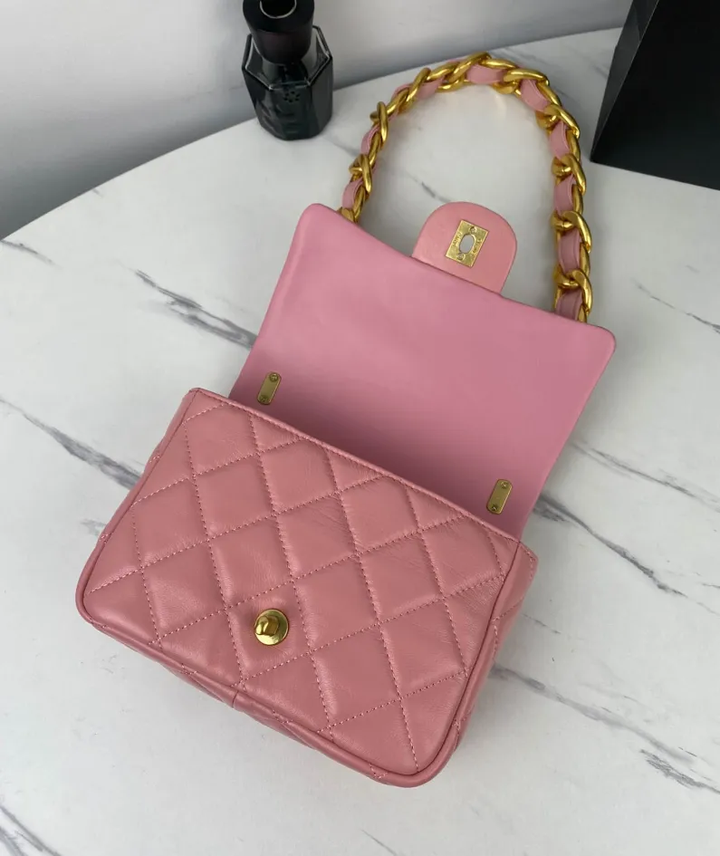 Large Gold Chain Underarm Bag Model Number: As3214