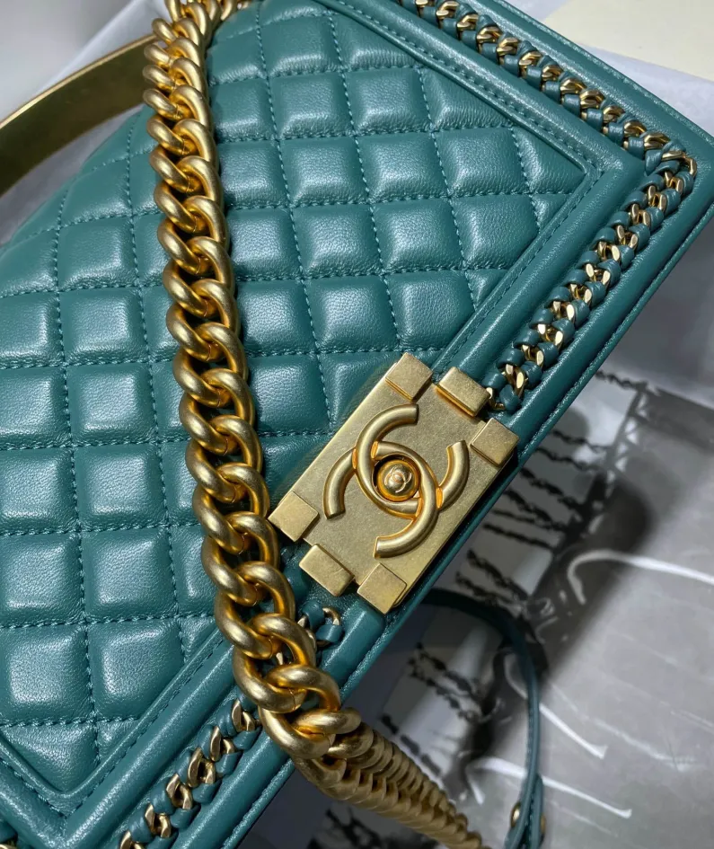 CHANEL Wrist Bag Model: 67086-1 Size: 25