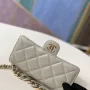 Lambskin Buckle with Light Gold Chain Size: 19cm Style Number: 81171