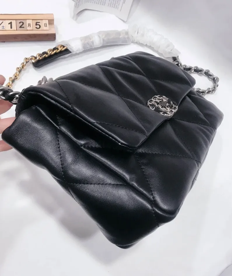 chanel one shoulder messenger bag Size: 30*19*9 25*17*8 22*14*7