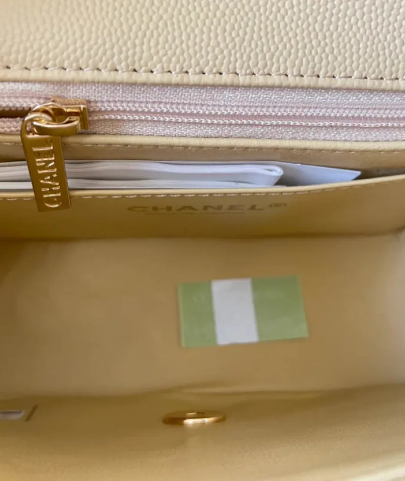 Light Silver Metal Bag Size: 17cm Ident No.: 01115