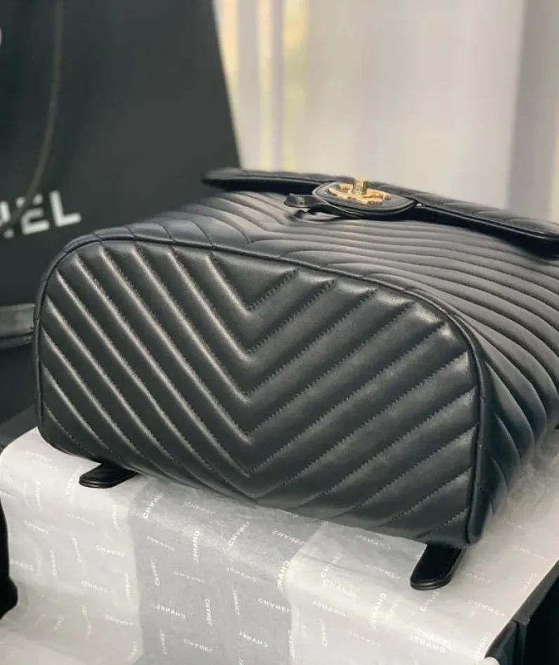 CHANEL Sheepskin Model: 91122# Size: 30X25X15CM