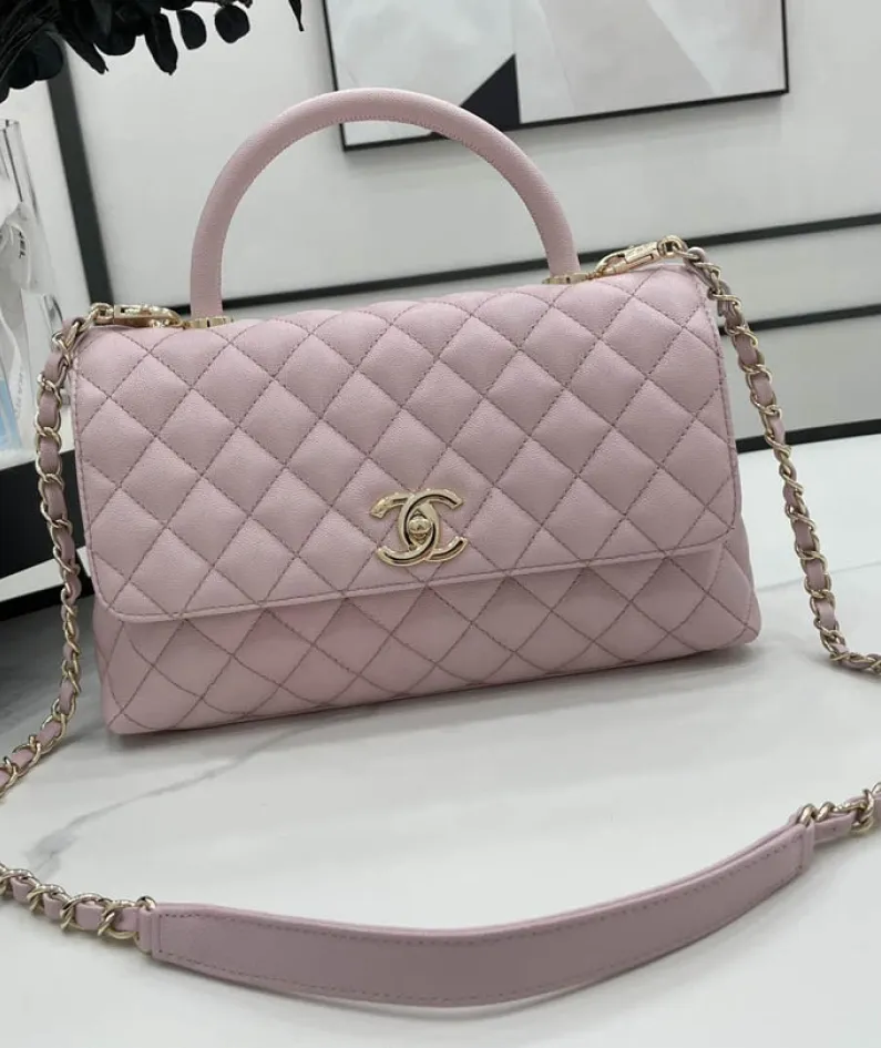 Chanel Size: 19cm*23cm*28cm Model: AS2215/92990/92991