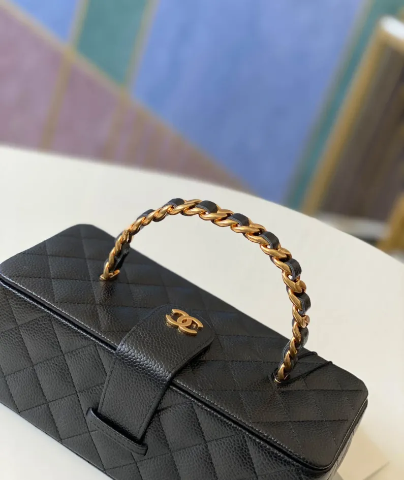 Cosmetic Bag Size: 22 10 8.5cm No.: 01919
