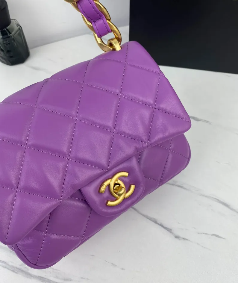 Large Gold Chain Underarm Bag Model Number: As3214