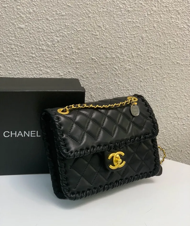 Lambskin Size: 24cm