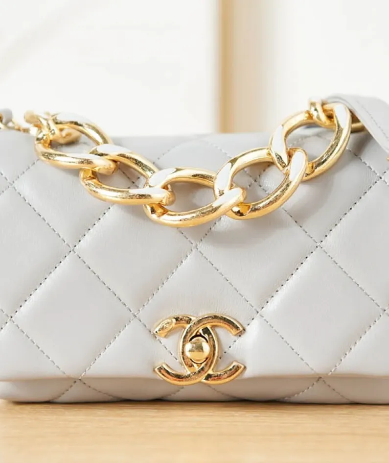 Lambskin Style: AS3366 Size: 20X9X13.5Cm