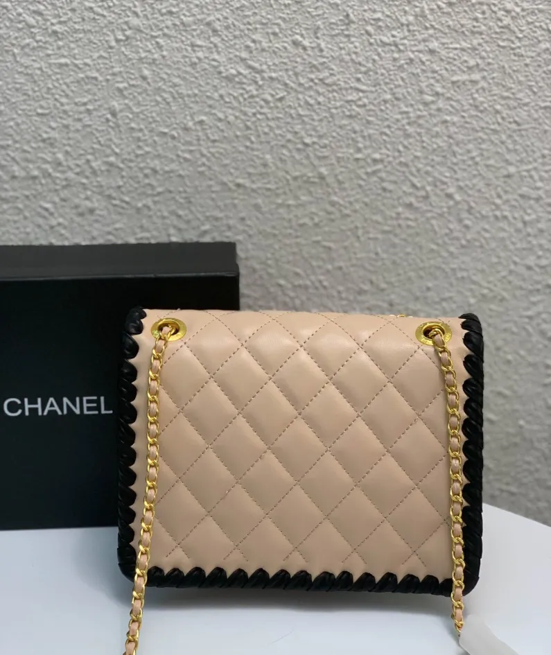 Lambskin Size: 24cm