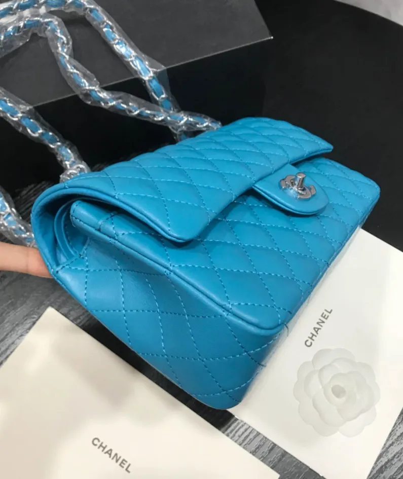 Chanel Size: 25.5*15*7.5