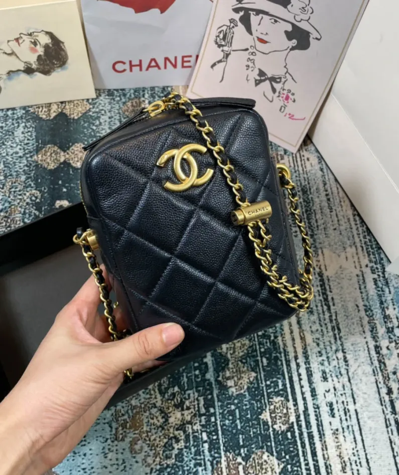 Chane•l Model: AS2857 Size: 12x17x6cm