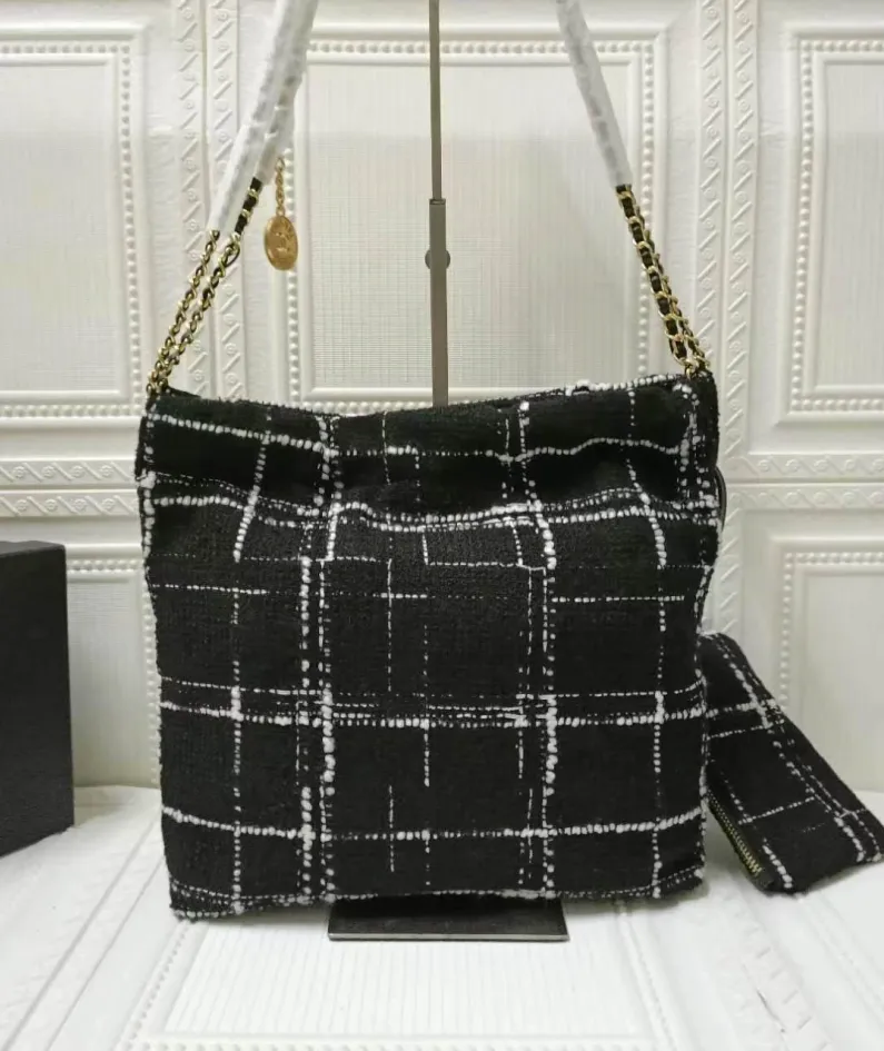 Flannel Size: 35x37x7cm Style: 910
