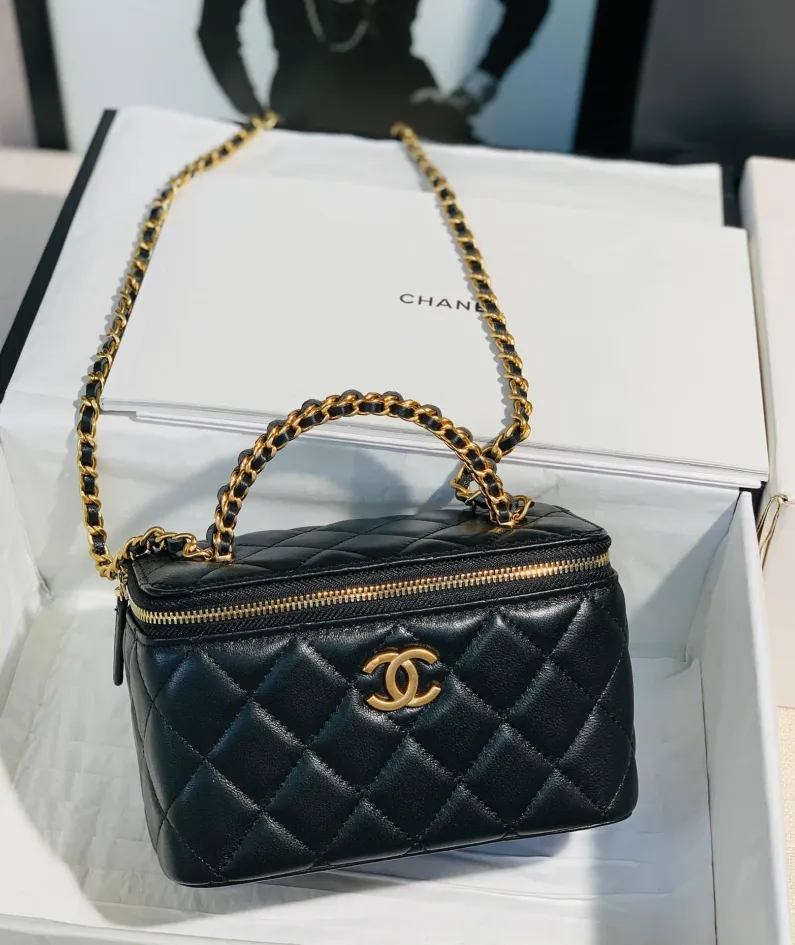 Chanel Size: 16 9.5 8