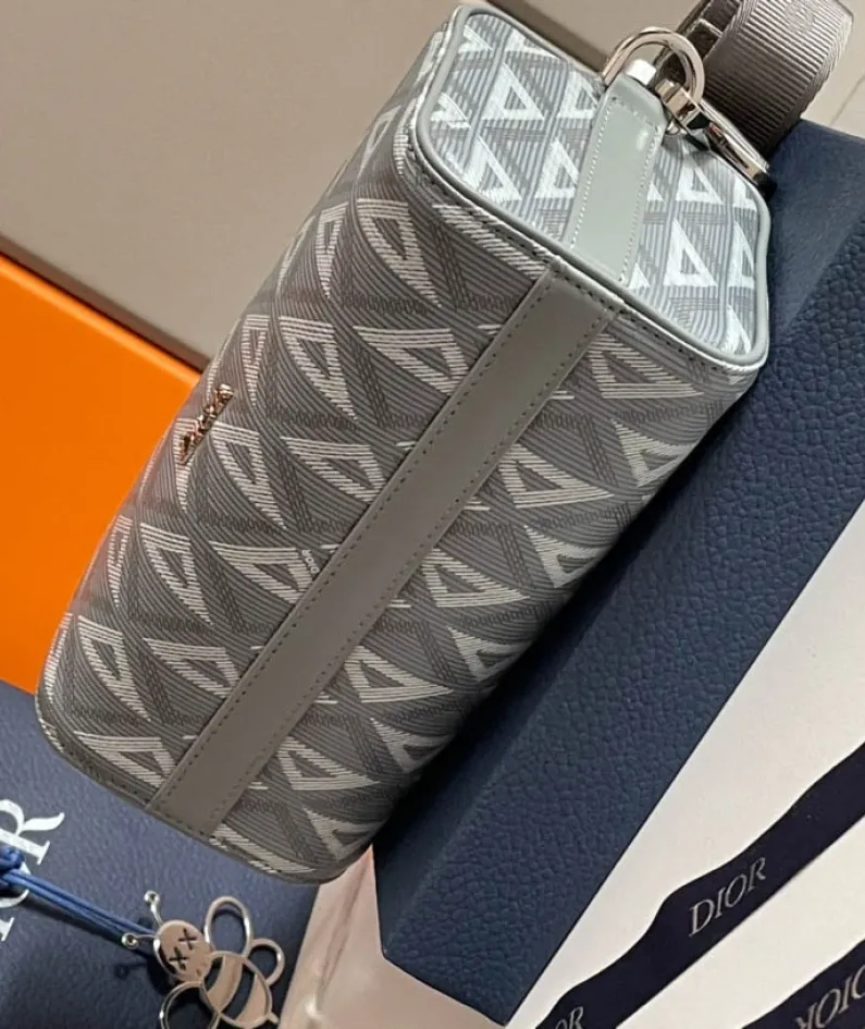 Lingot Messenger Bag Size: 21.5*11*12.5cm