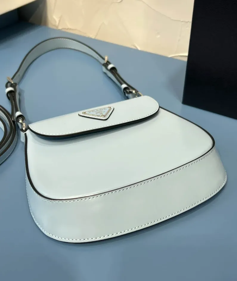 Prada Cleo Series Handbag Size: 17x14.5cm 1BH188