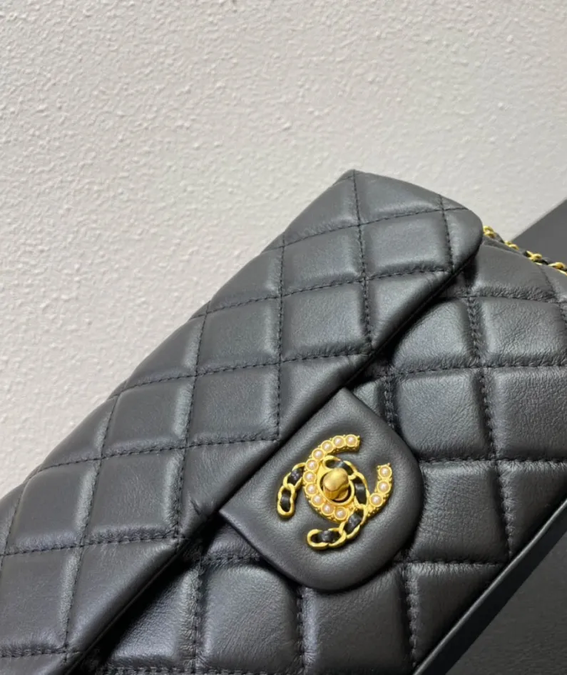 Chanel Small Square Bag Style: 6008 Size: 26*16*5.5