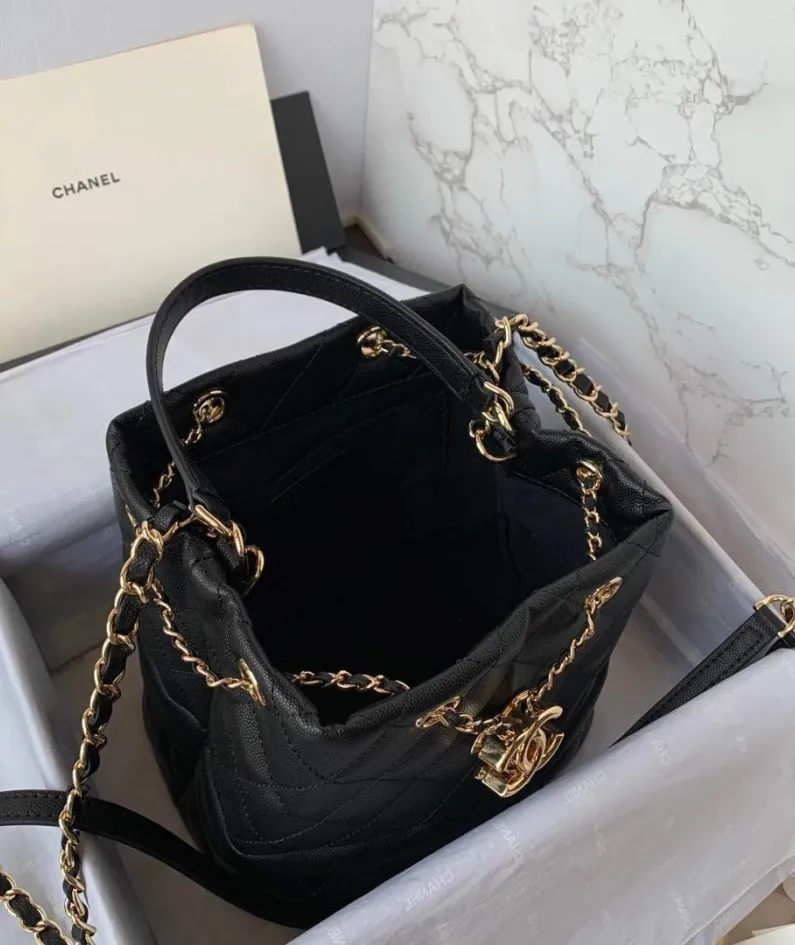 Chanel Size: 20cm Style: AS0768
