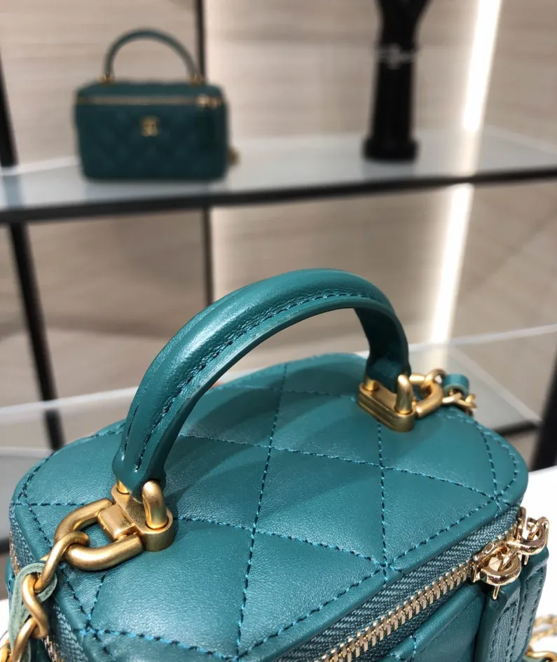 Hand Cosmetic Bag Model: AP2198 Size: 11*8.5*7cm