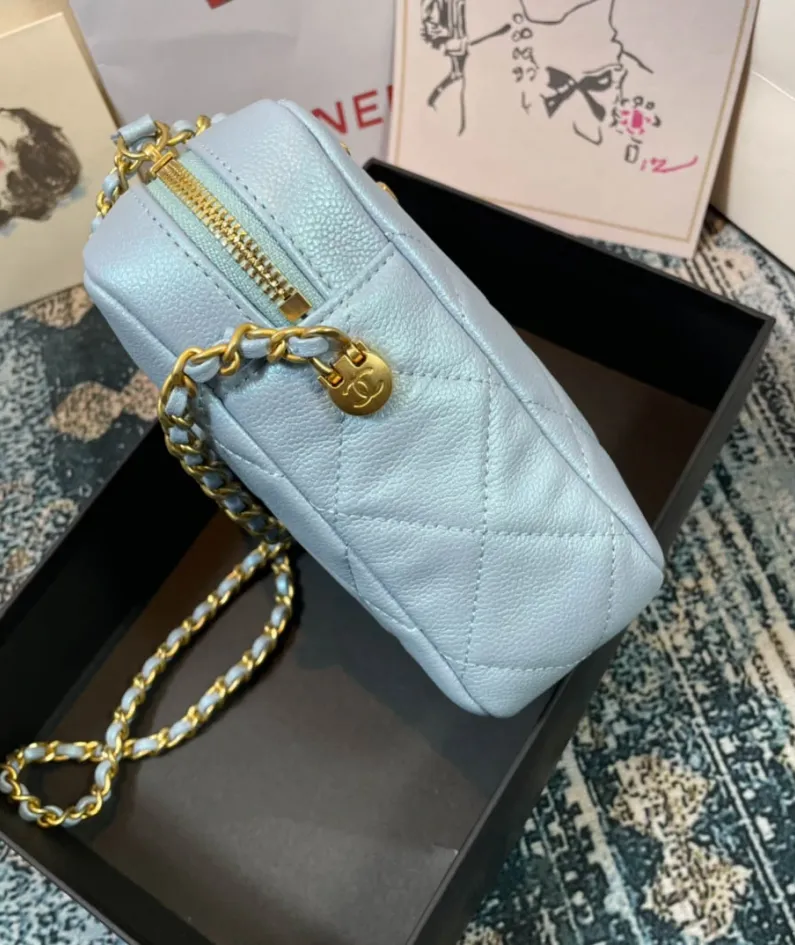 Chane•l Model: AS2857 Size: 12x17x6cm