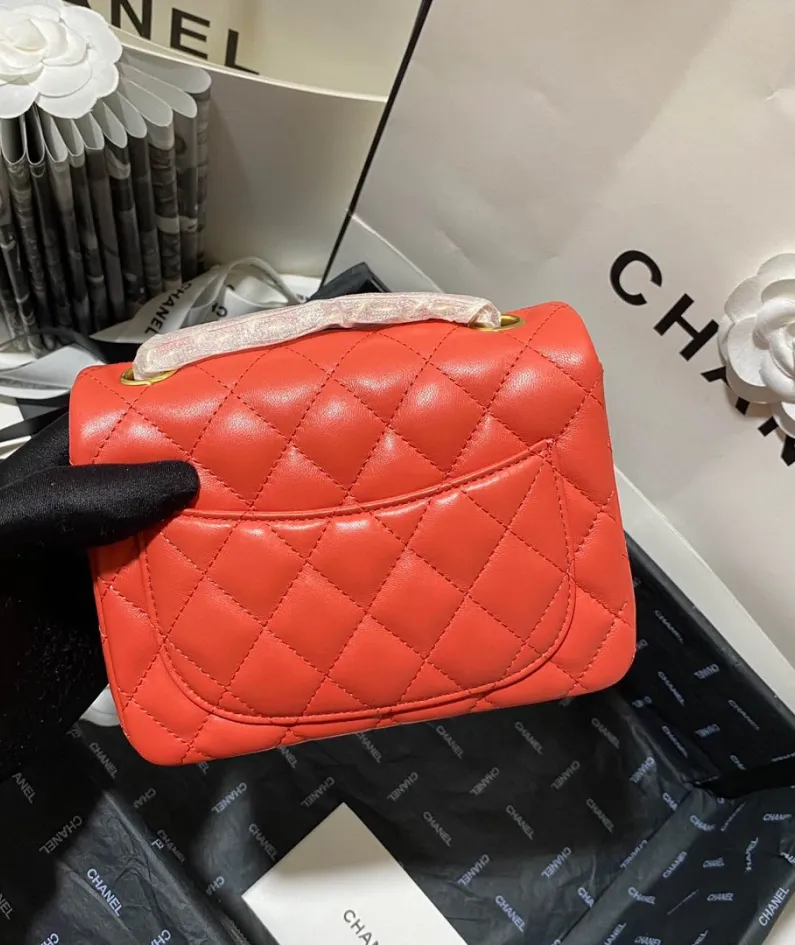 Lambskin Model: 1115 Size: 17cm