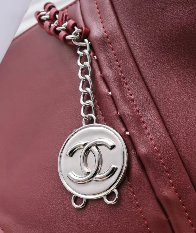 Chanel Style: 9068 Size: 42x29cm