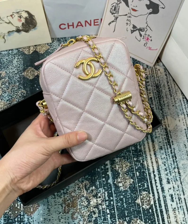 Chane•l Model: AS2857 Size: 12x17x6cm