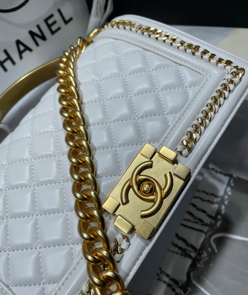 CHANEL Wrist Bag Model: 67086-1 Size: 25