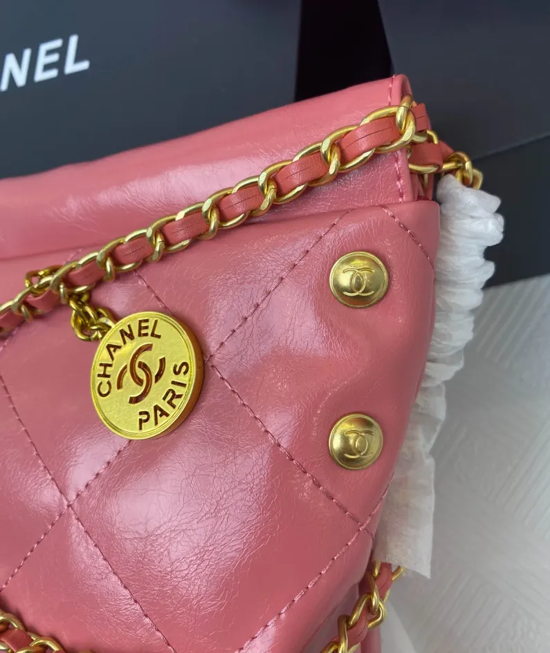 Chanel Underarm Bag Model: 8828 Size: 30*27*7 40*33*8