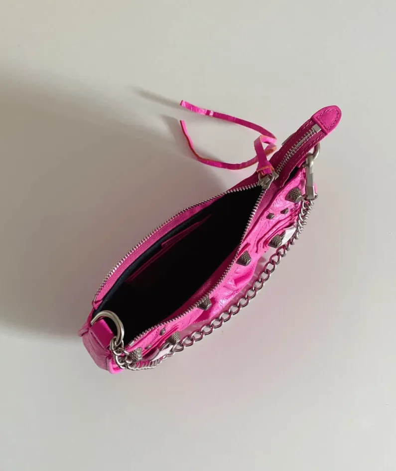 Crossbody bag Size: 20*11*4CM