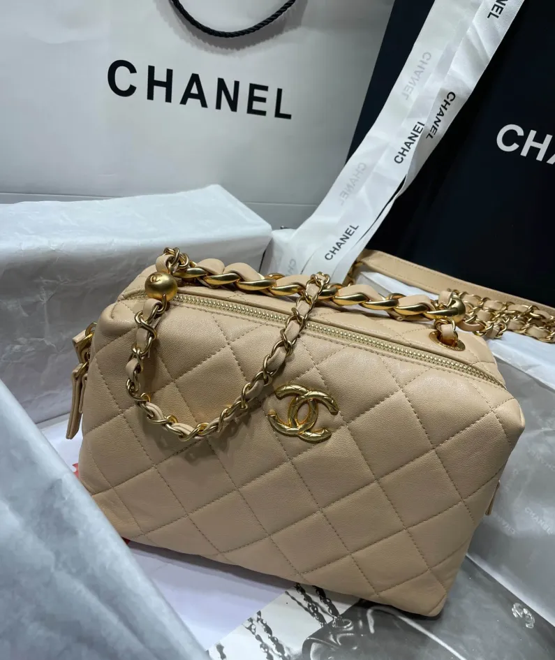 Chanel shoulder bag size: 22*10*15