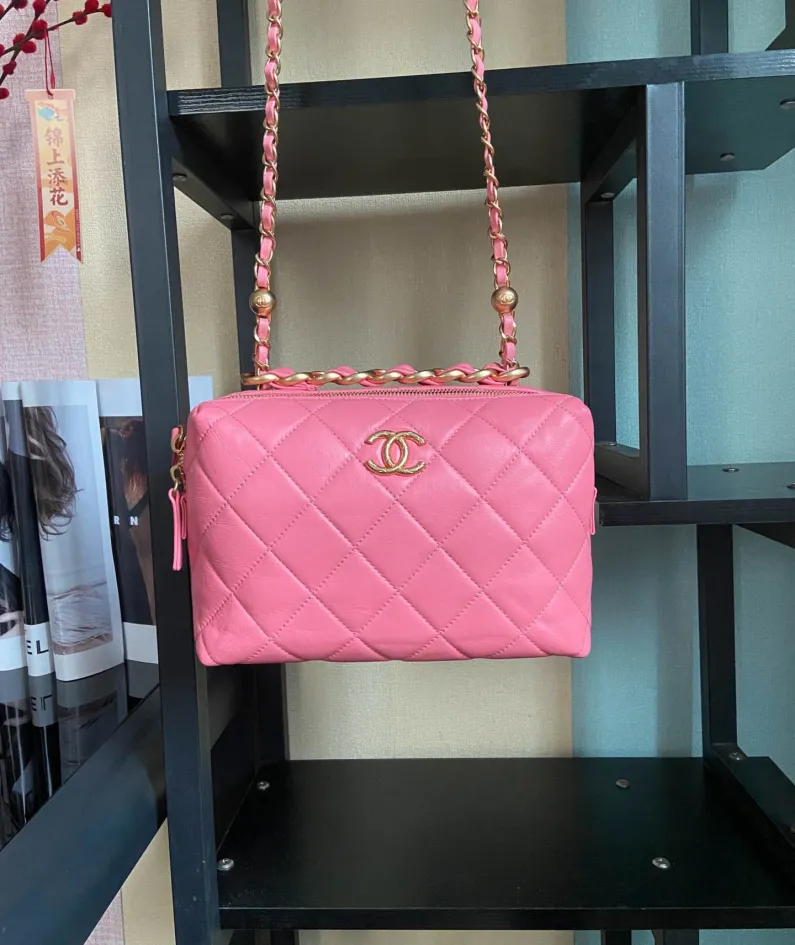 CHANEL Size: 22*10*15
