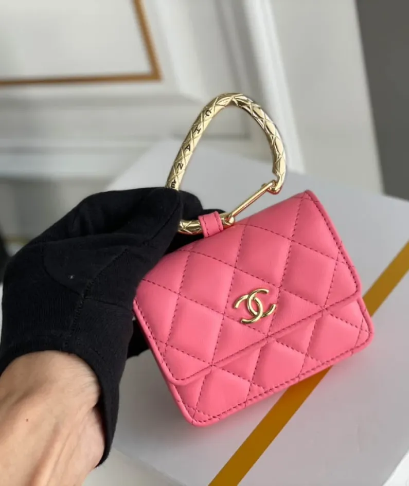 Lambskin Size: 9cmx11cmx3.8cm