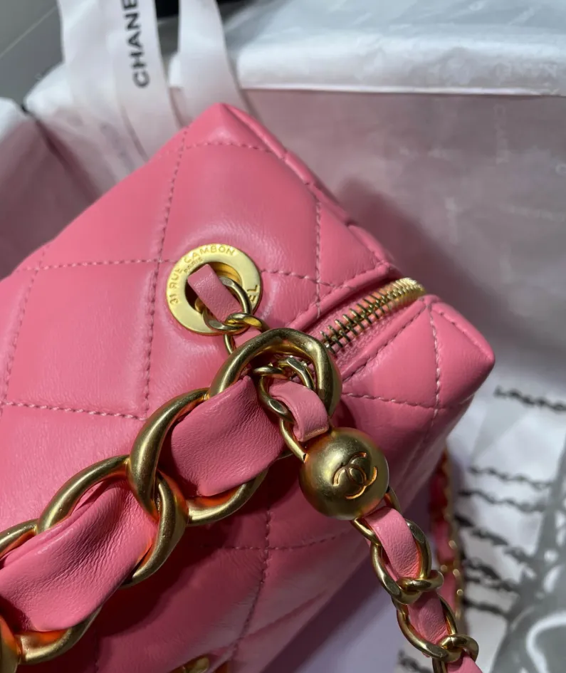 CHANEL size 22*10*15