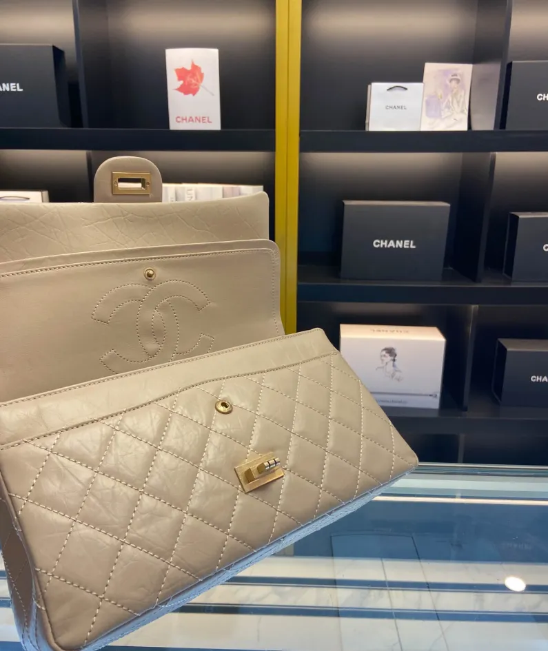 CHANEL Size: 24cm Ident No.: 037586