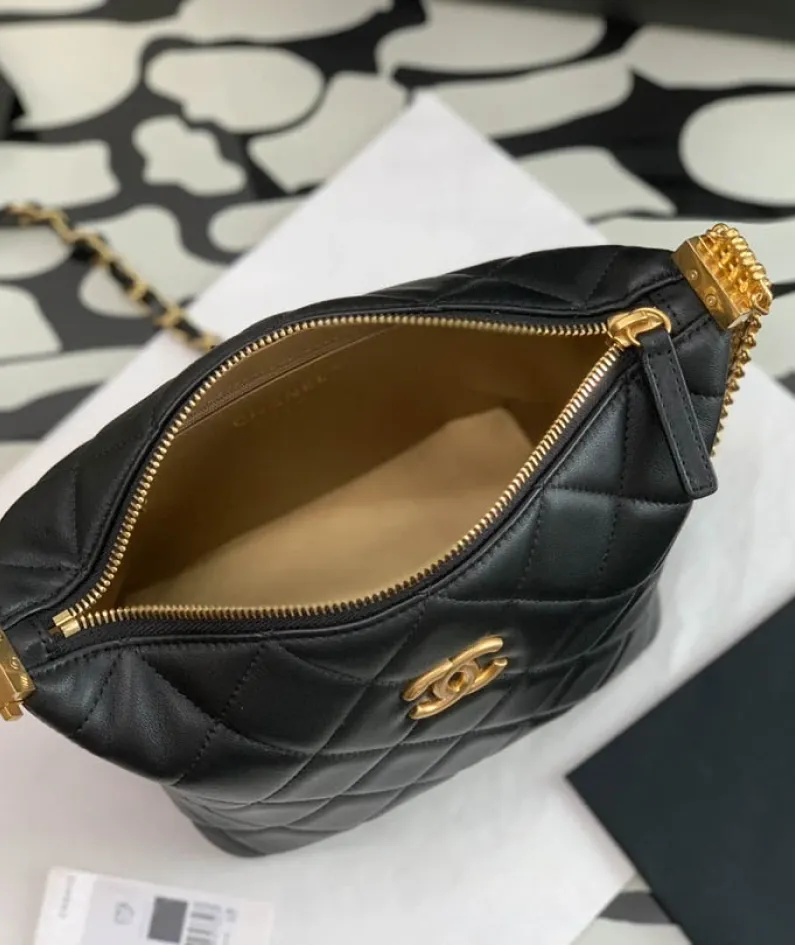 Lamb Leather Metal Chain Size: 18*21*12cm0026