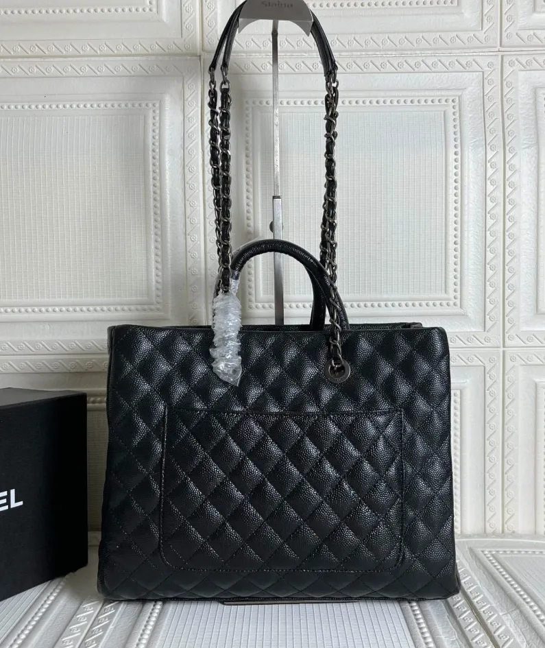 CHANEL palm pattern Size: 35*30*13 Style: 8007