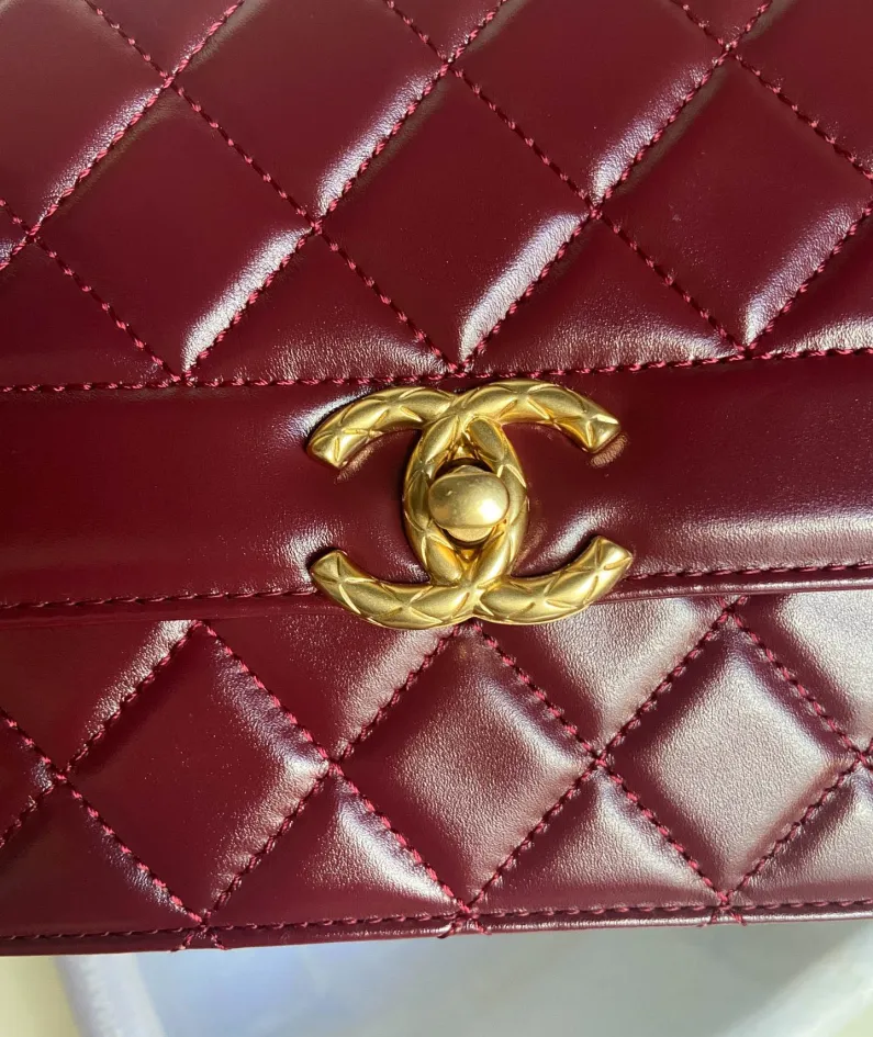 Chanel Vintage Hardware Model: AS2715 Size: 23cm
