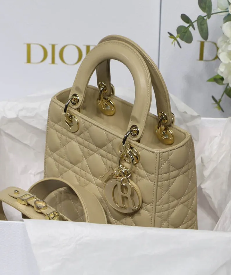Size: 20x16.5x 8cm