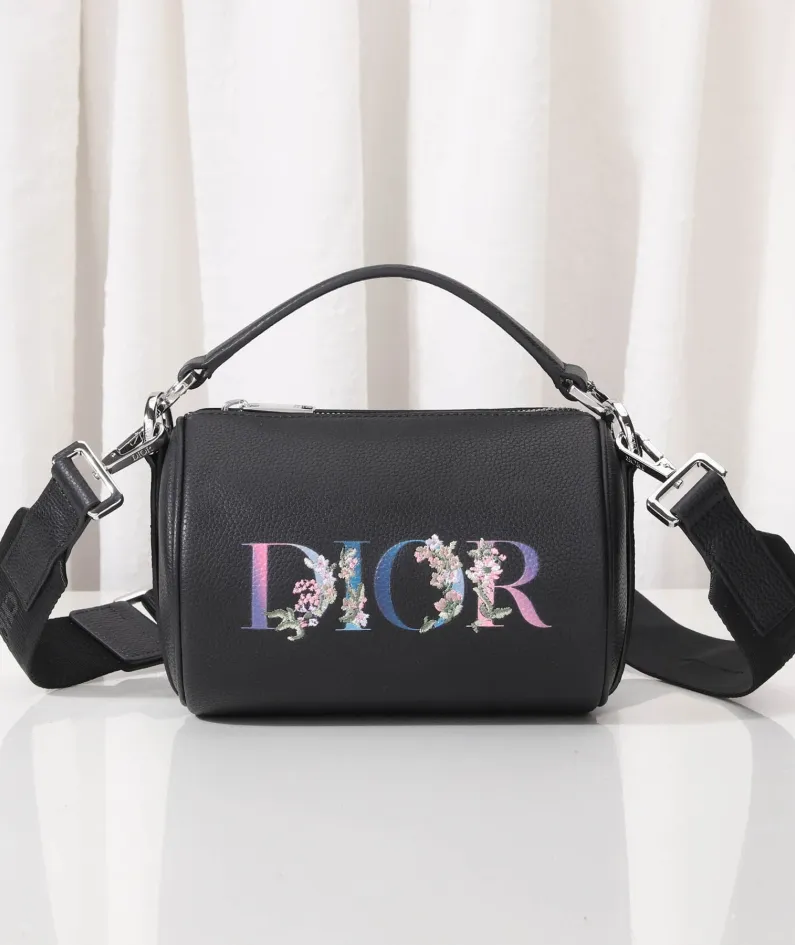 Size: 17 x 11.5 x 11.5 cm