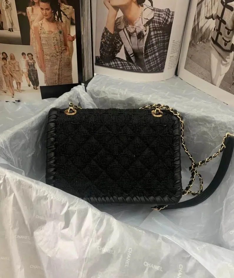 Chanel Size: 22cm Style: AS2496