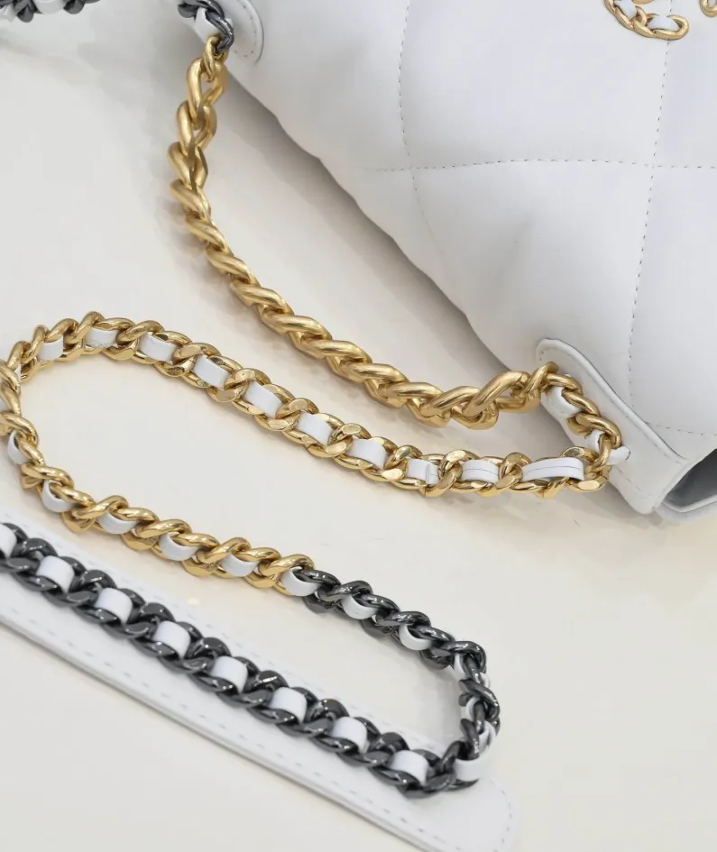 Chanel Style: 9010 Size: 26*16*10cm.