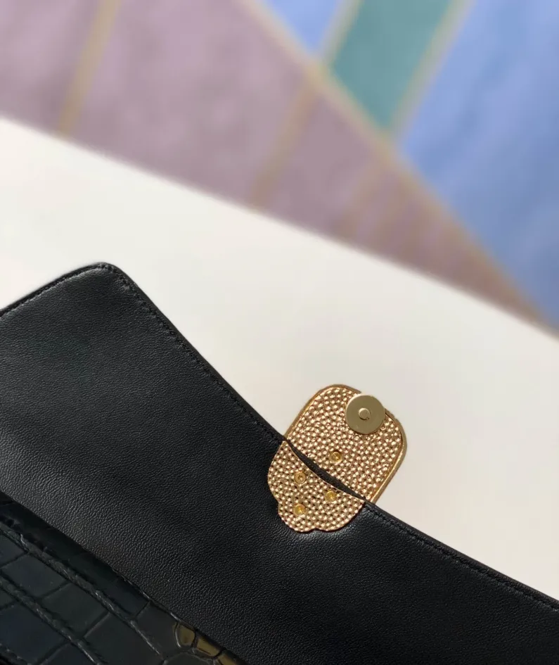 Chanel Size: 30.13.4 Code: 6603