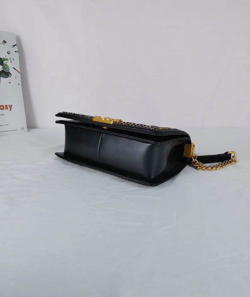 Lambskin Size: 25*16*9cm Style: 67086-2