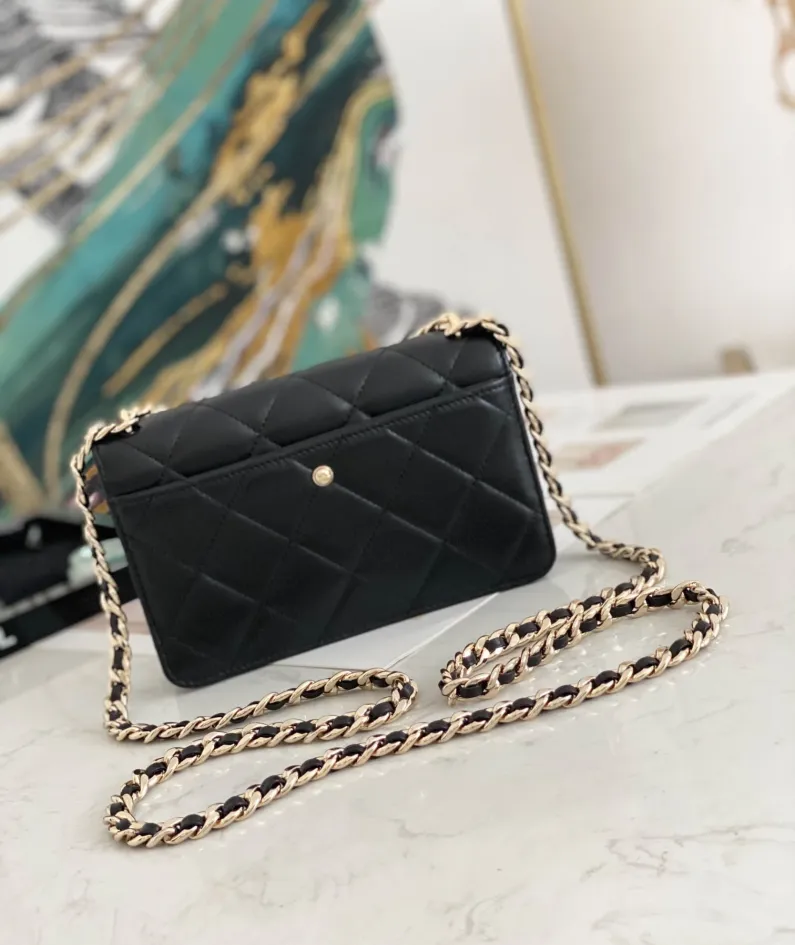 Lambskin Size: 19cm Style: 81171