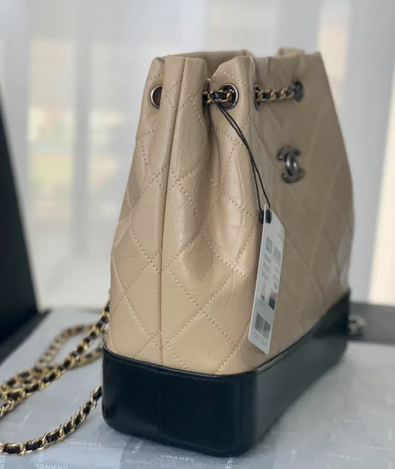 CHANEL Wandering Backpack Model: 94485#: Size 20X7X23CM